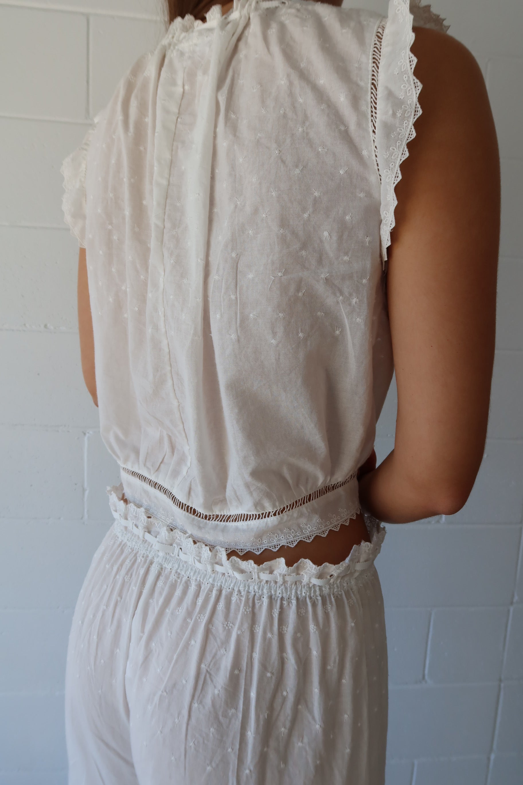 ANYA TOP